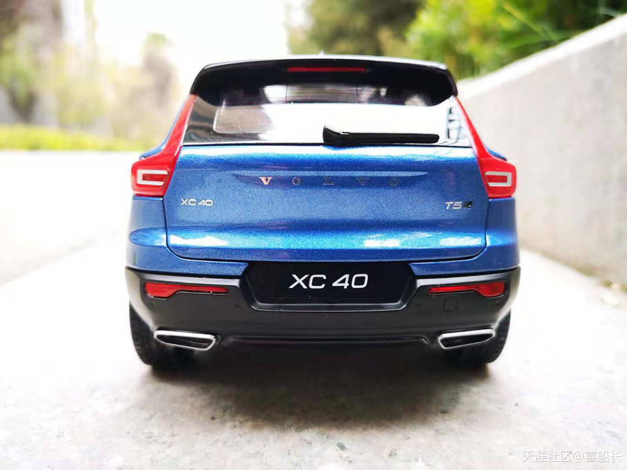 沃尔沃XC40艳影蓝1:18原厂汽车模型欣赏-第3张图片-太平洋在线下载