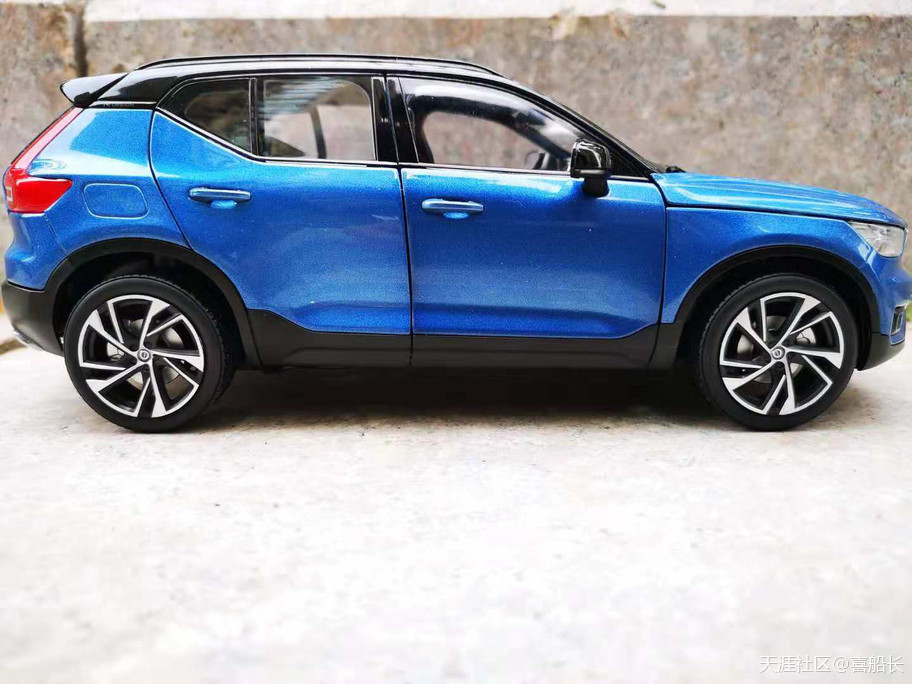 沃尔沃XC40艳影蓝1:18原厂汽车模型欣赏-第4张图片-太平洋在线下载