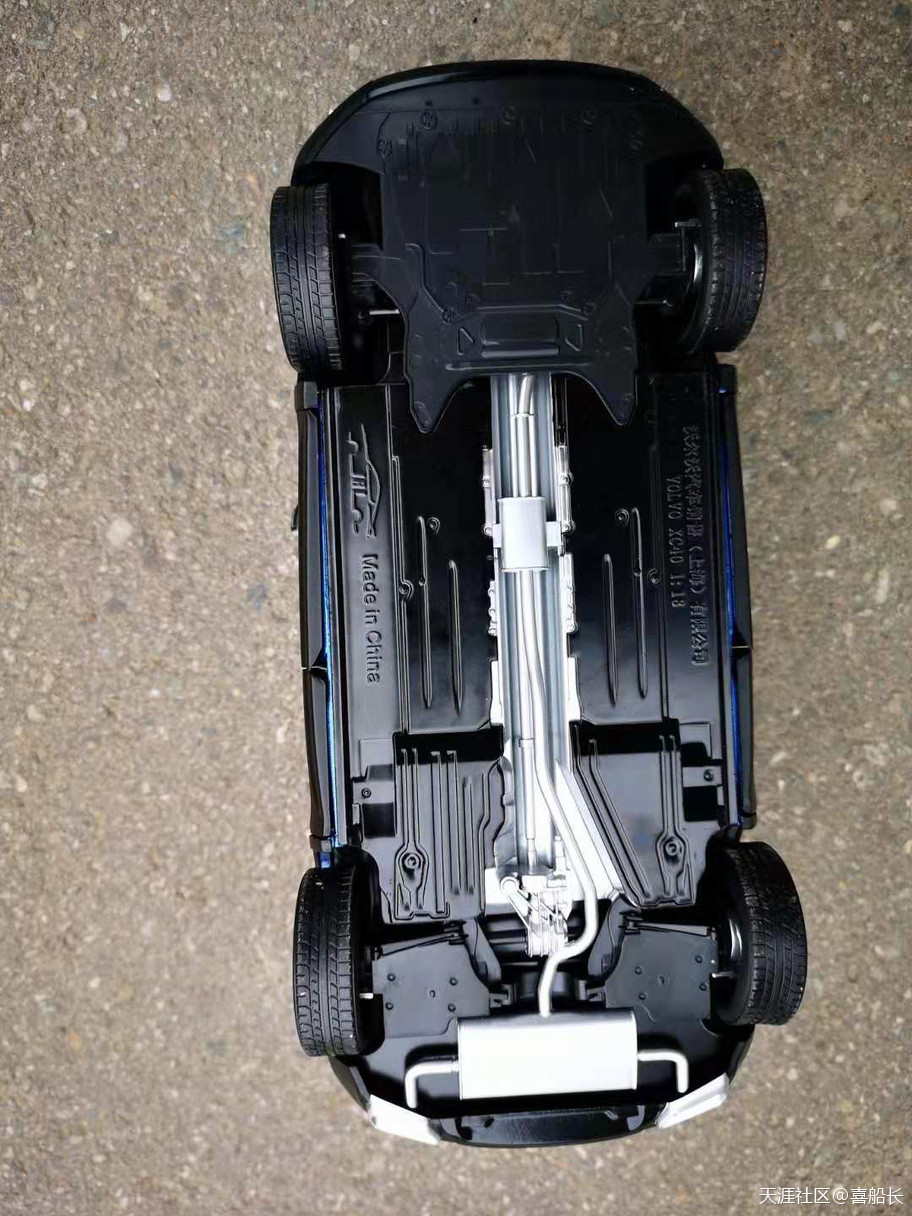 沃尔沃XC40艳影蓝1:18原厂汽车模型欣赏-第12张图片-太平洋在线下载