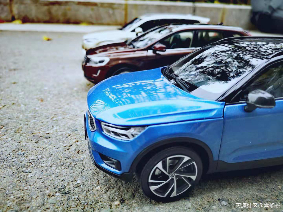 沃尔沃XC40艳影蓝1:18原厂汽车模型欣赏-第16张图片-太平洋在线下载