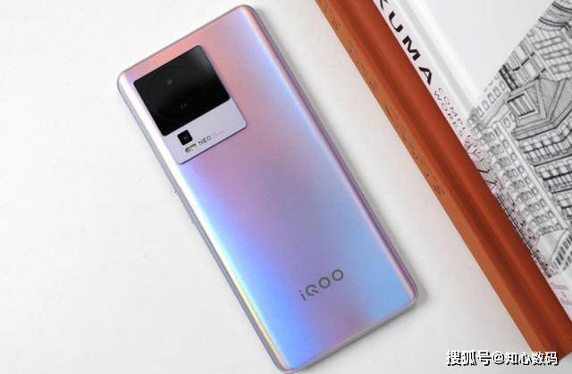 苹果光遇手机版
:iQOO“用力太猛”，天玑8200+120W快充，256GB跌至1665元