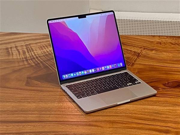 苹果版uc缓存视频:史上最大尺寸！MacBook Air 15英寸来了：搭载M2芯片